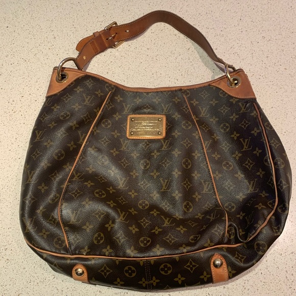 Authentic Louis Vuitton purse - Picture 1 of 4